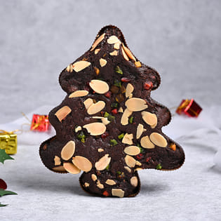 Front View of Tree Shaped Xmas Plum Cakes